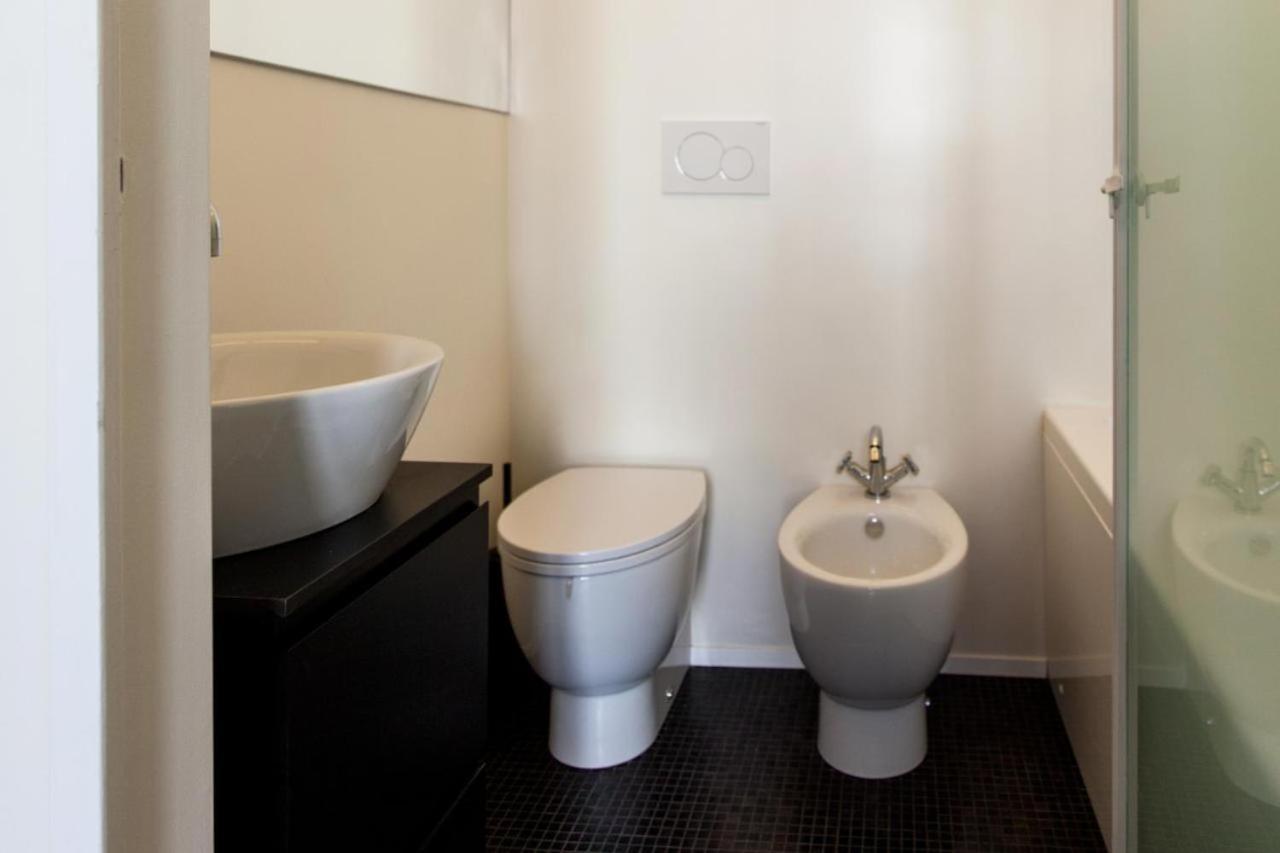2 Bagni E - House Of Art Center Appartement Milan